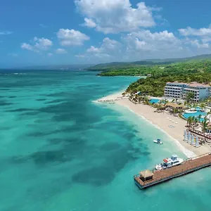 Hotel Sandals Dunns River Couples Only, Ocho Ríos