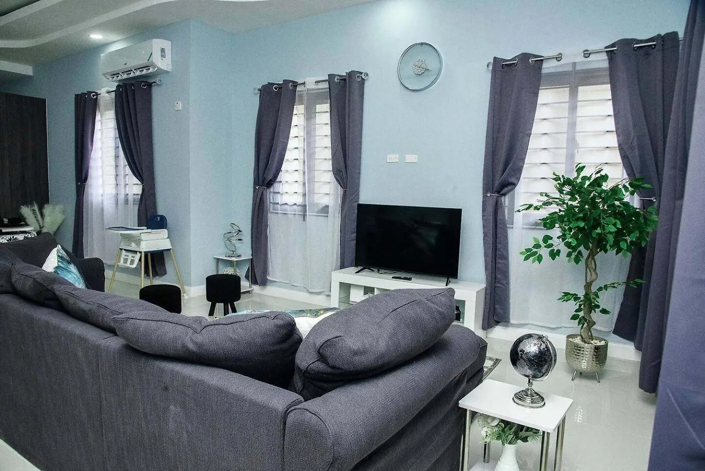 Montana Villa-Ochorios-Sleeps6-Aircon-Pool-Tv-Wifi Ocho Rios 0*,