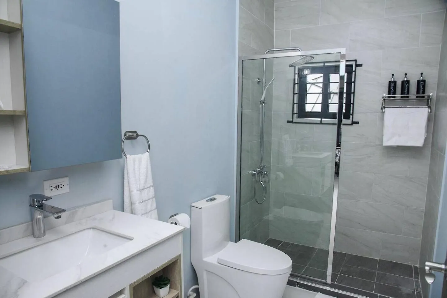 Montana Villa-Ochorios-Sleeps6-Aircon-Pool-Tv-Wifi Ocho Rios